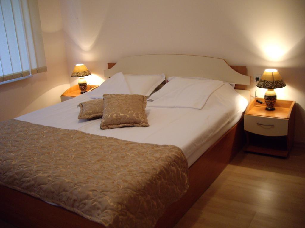 אלניטה Private Apartments In Privilige Fort Beach מראה חיצוני תמונה